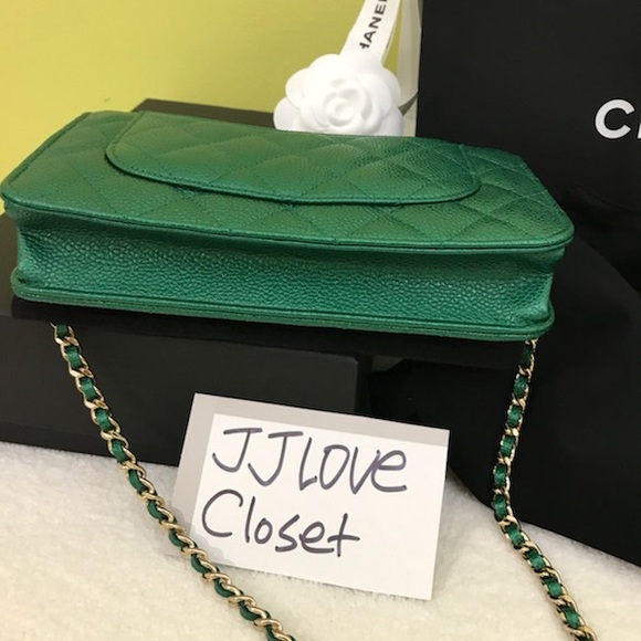 Chanel 18C Green Wallet on Chain - Picture 8 of 8
